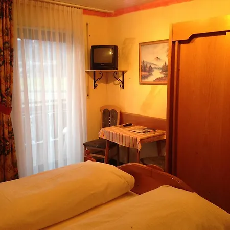 Hotel Beim Haxenwirt 2*