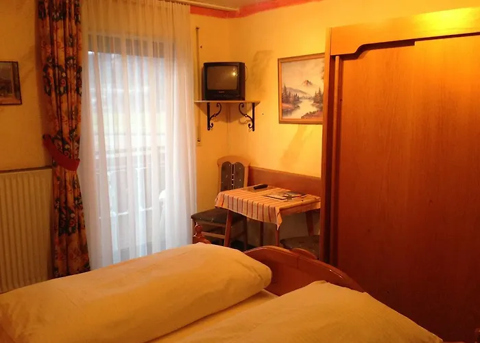 Hotel Beim Haxenwirt 2*